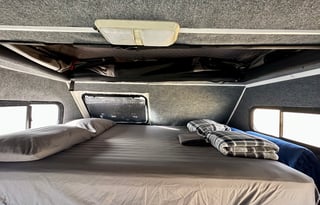 Four Winds 23P - Rare F-Series RV, All Essentials!