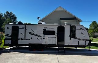 Elite Escape RV Rentals Co.   -   Delivery Only
