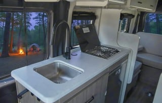 B01 - Thor Twist Van - The RV Rental Factory