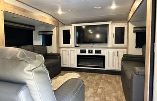 24 big horn front living