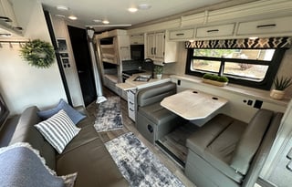 Modern Farmhouse Bunkhouse Motorhome 2022 Alante