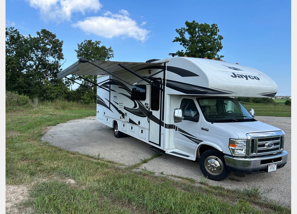 Class C Motor Home rentals in Delavan
