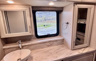 Luxury Personified: The Holiday Rambler