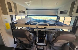 2024 Fleetwood Flair – Ultimate Luxury on Wheels!