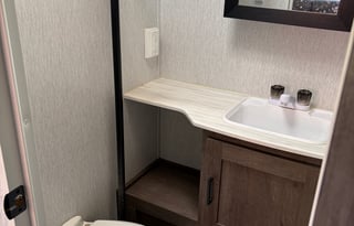 Room for the Whole Crew! Sleeps 10 with bunkroom