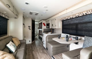 Spacious Dog Friendly and stocked for adventure!!