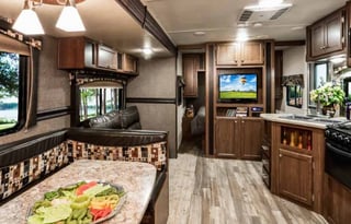 2016 Heartland Pioneer M-300QB "GREEN"