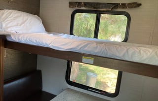 Great for families- 7 beds, 1 master bed