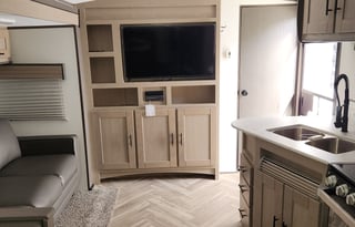 2021 Shadow Cruiser 325BHS