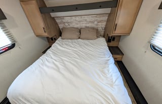 Cherokee Arctic Wolf | Luxury 5th Wheel Bunkhouse