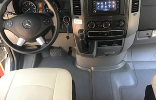 MERCEDES WINNEBAGO ERA 70X