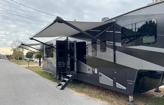 2021 Dutchmen RV Voltage 4205