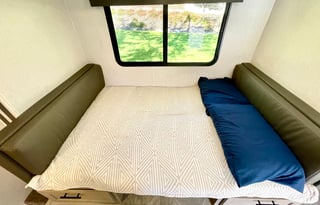 2023 easy to pull sleeps 8 17 ft bunk house