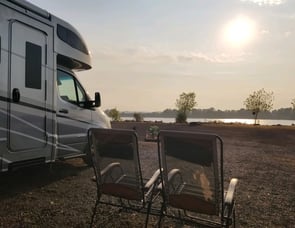 Winnebago Navion 24V