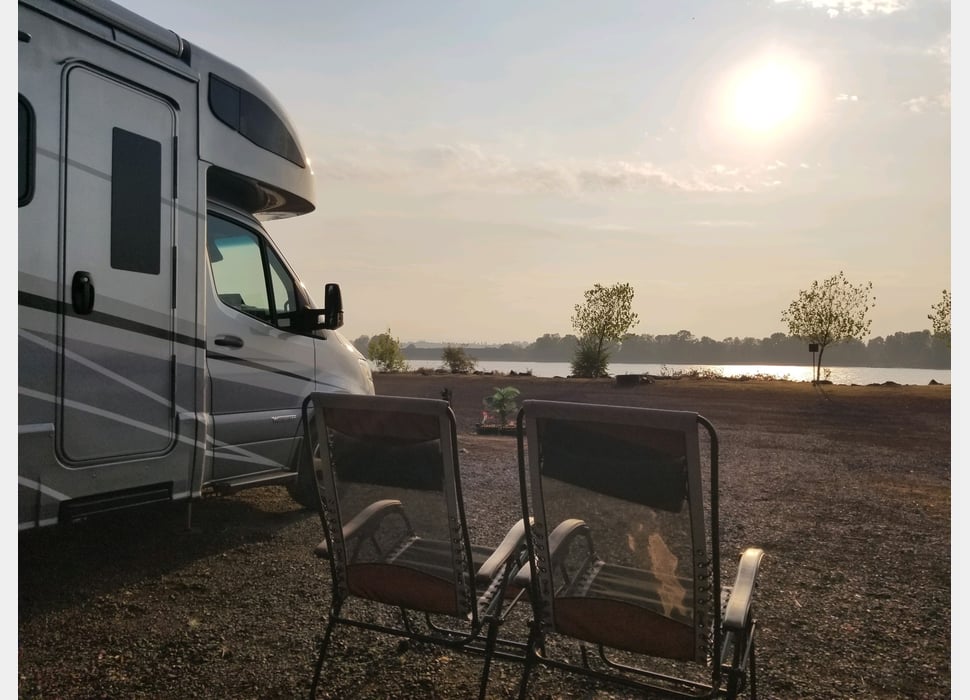Class C Motor Home rentals in Hood River
