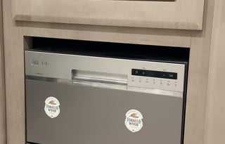 Pet Friendly 2026 Jayco Pinnacle *Delivery Only*