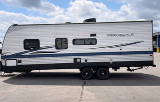 Clean, cozy, and roadtrip ready!