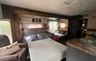 Cozy Home Pet Friendly RV