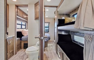10-Person Jayco Redhawk 31F Vacation