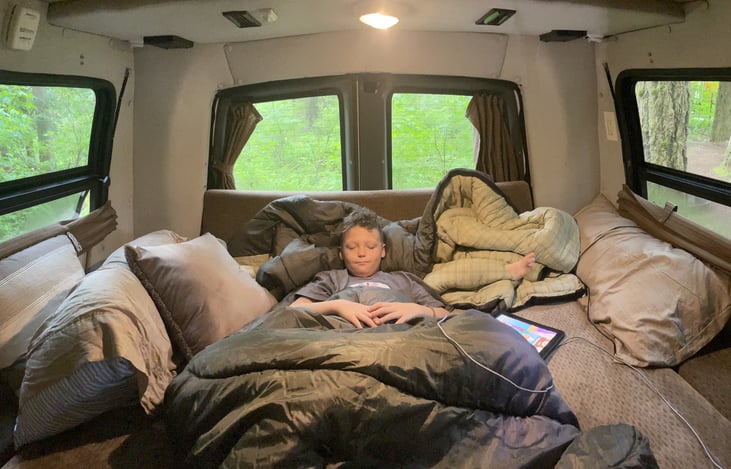 Enjoy the ease of the two twin gaucho beds in the back or convert to a full king size bed.