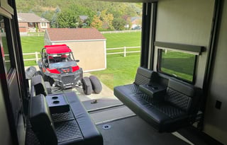 Bumper pull toy hauler