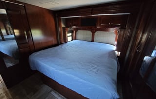 Fleetwood Discovery LXE 40'