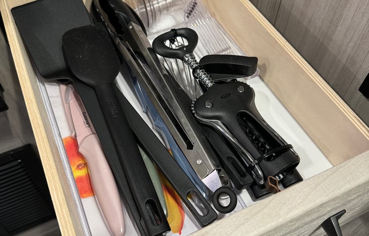 All cooking accessories that come with the unit.