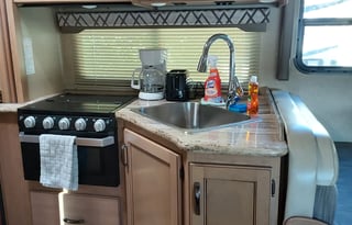 2019 Quantum 28 SE  Sleeps up to six.