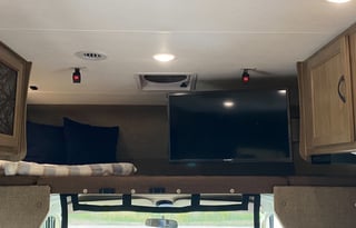 SUPER CLEAN  Pet Friendly 2017 Coachmen Freelander