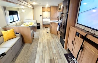 2022 Prime Time RV Avenger 27DBS