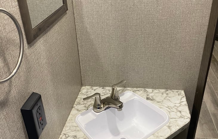 Bathroom sink