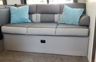 Bunkhouse & Lounge, Fully-Loaded & Turn-key Ready!