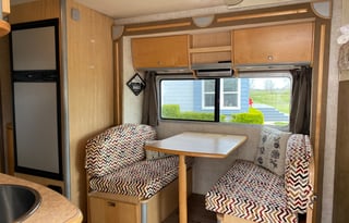 Abbey73 Adventure Winnebago View 23J Sleeps 5