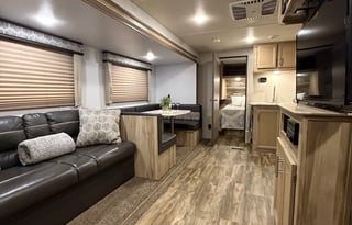 "Roam Sweet Roam" A family friendly RV with a Luxury feel
