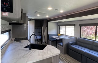 2021 Dutchmen RV Coleman Lantern Series 263BH