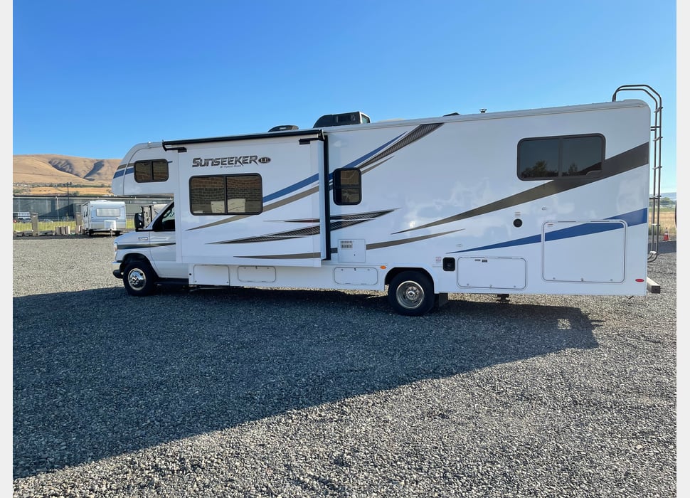 Class C Motor Home rentals in Edmonds