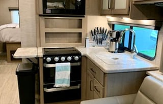 2020 Thor Motor Coach 30D At Tigerbunny Acres Farm