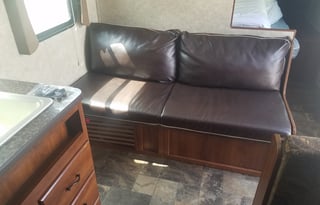 2013 Prime Time RV Avenger 26BH