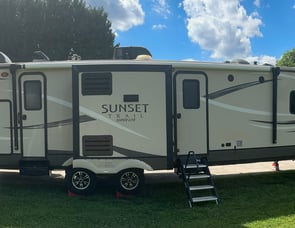 CrossRoads RV Sunset Trail Super Lite ST320BH