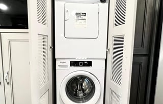 2023 Venetian 1.5 Bath "Suzie"