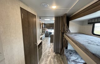 2022 GULFSTREAM WITH BUNK BEDS AND KIDS APPROVED