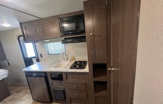 2019 Keystone Hideout 21.5'