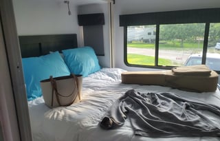 "Salty" - Solar, Spacious, Stocked-2 Queens,2 Full