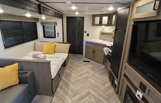 New 2022 Keystone RV Hideout 29DFSWE Fully Loaded