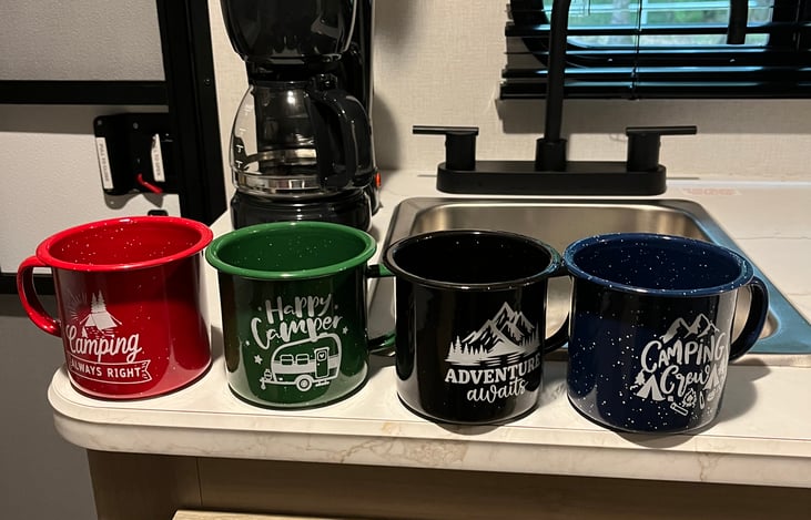 4 coffee cups