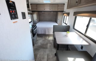 19'! Light! Comfy! Sgl. or Small Family! Delivery!