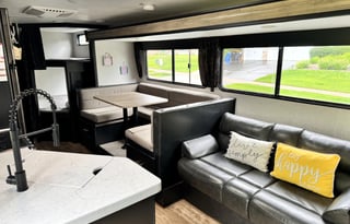 Forest River Cherokee Grey Wolf – Sleeps 9
