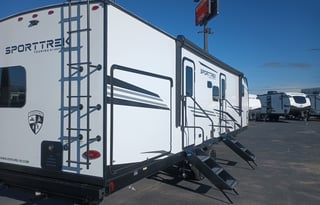 Tate and Allison Venture Sportrek