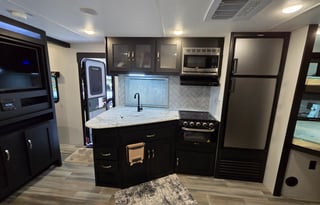 AR's 2022 coachmen freedom express 258bhs