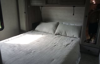 "EM-50 Urban Assault Vehicle"Luxury unit/Bunkhouse